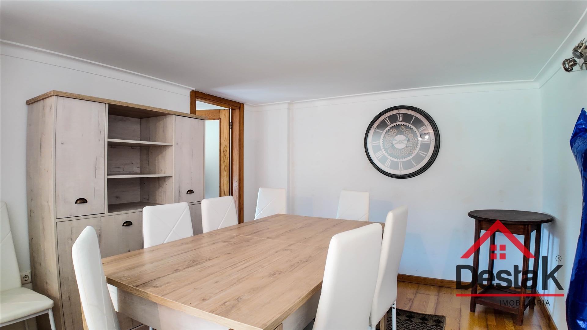 Apartamento T2 para arrendamento em Jugueiros