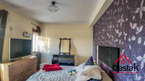 Apartamento T3 para arrendamento na Quinta do Bosque