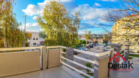 Apartamento T3 para arrendamento na Quinta do Bosque