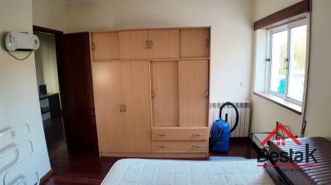 Apartamento T3 para arrendamento na Quinta do Bosque