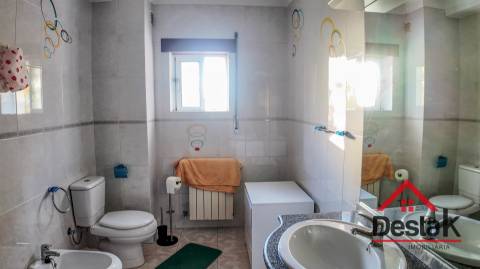 Apartamento T3 para arrendamento na Quinta do Bosque