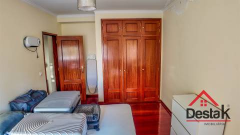 Apartamento T3 para arrendamento na Quinta do Bosque