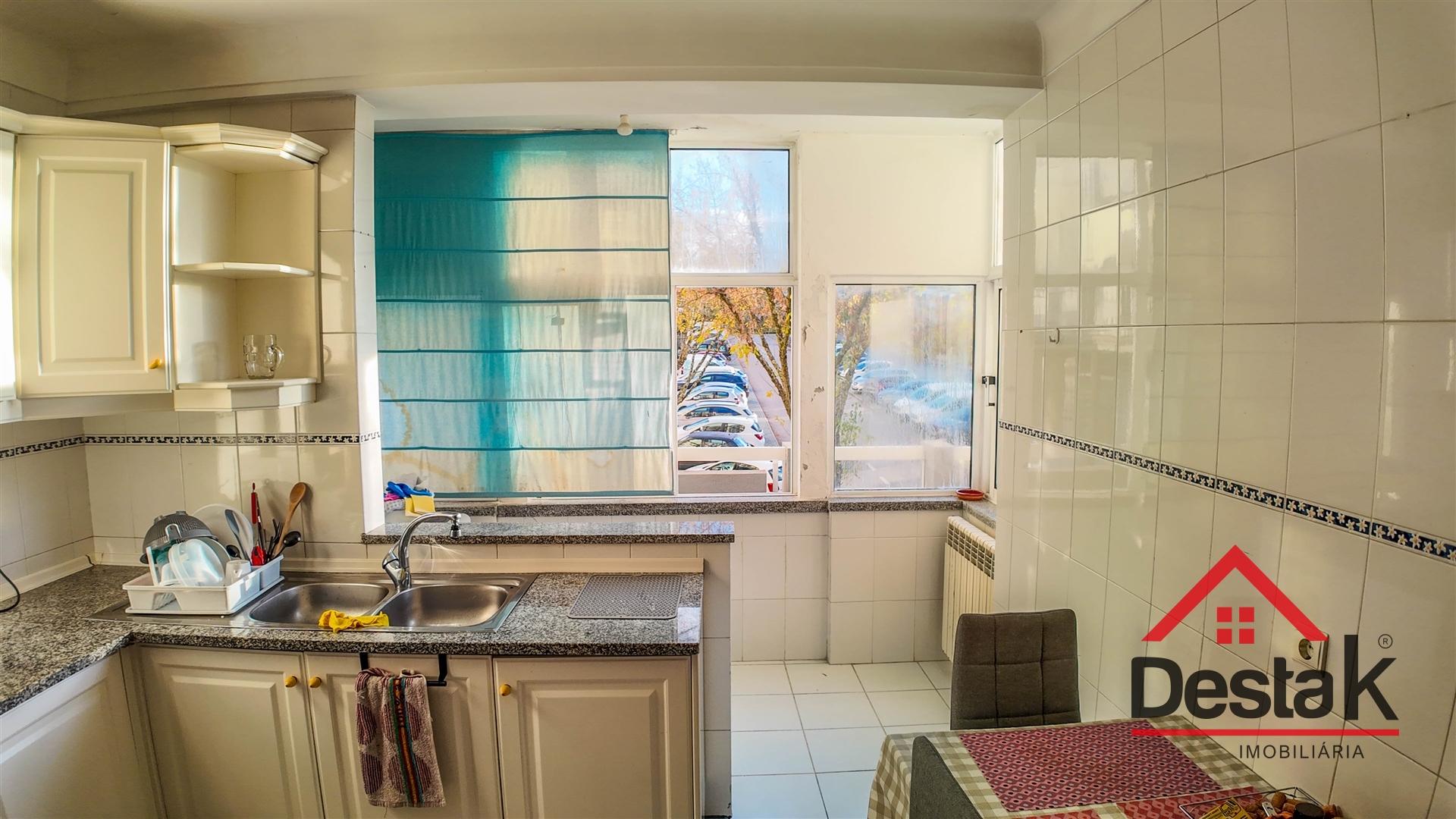 Apartamento T3 para arrendamento na Quinta do Bosque