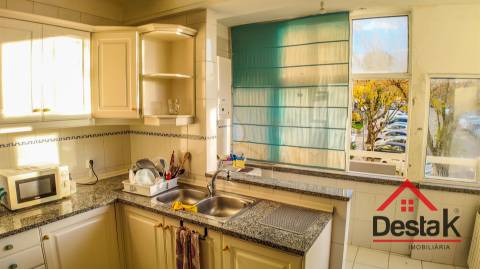 Apartamento T3 para arrendamento na Quinta do Bosque