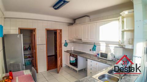 Apartamento T3 para arrendamento na Quinta do Bosque