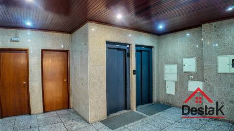 Apartamento T3 para arrendamento na Quinta do Bosque