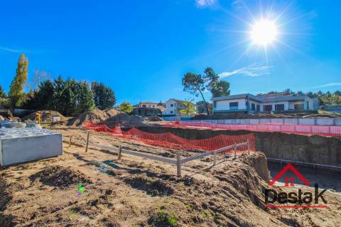 Moradia Isolada V4 em Viseu