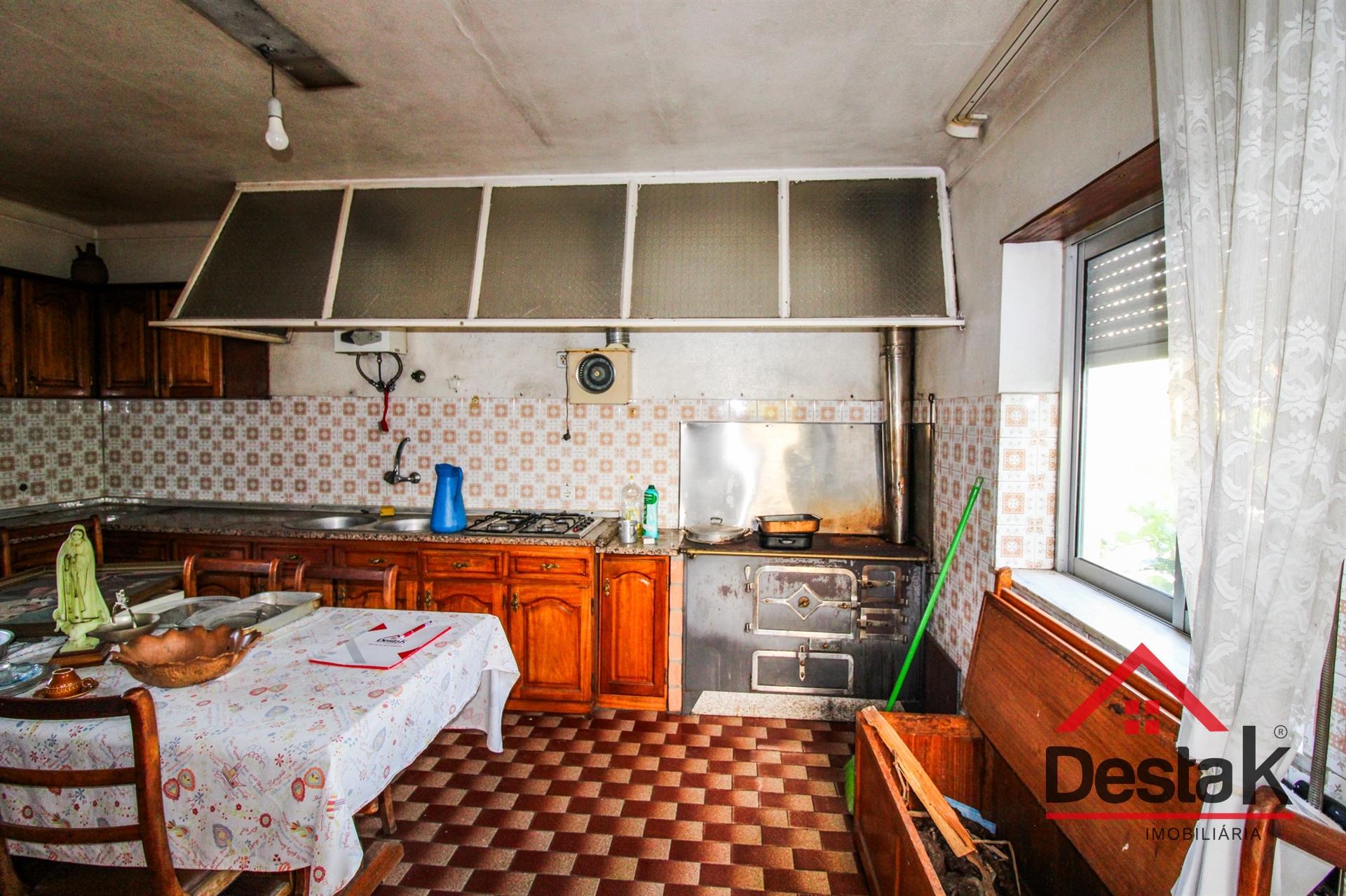 Quinta Encantadora em Parada de Gonta – 11.000 m² de Natureza, Produção e Potencial