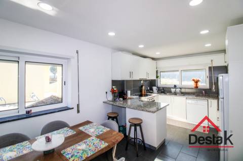 Apartamento T3 sito em Tondela