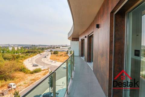 Apartamento T2+2 Duplex na Avenida da Europa