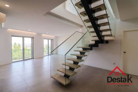 Apartamento T2+2 Duplex na Avenida da Europa