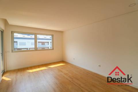 Apartamento T2+2 Duplex na Avenida da Europa