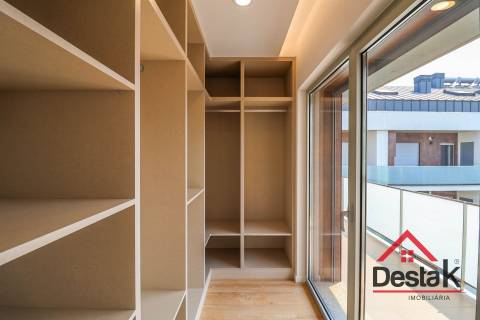 Apartamento T2+2 Duplex na Avenida da Europa