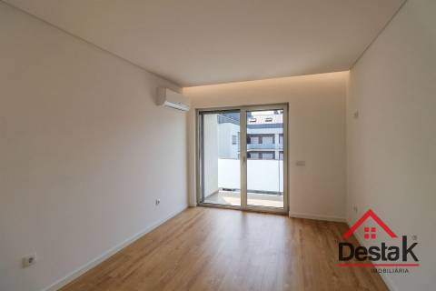 Apartamento T2+2 Duplex na Avenida da Europa