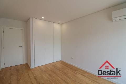 Apartamento T2+2 Duplex na Avenida da Europa