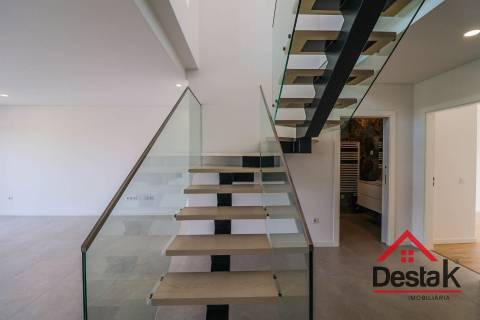 Apartamento T2+2 Duplex na Avenida da Europa