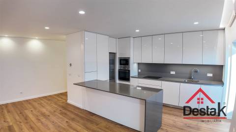 Apartamento T3 junto ao Palácio do Gelo, Viseu