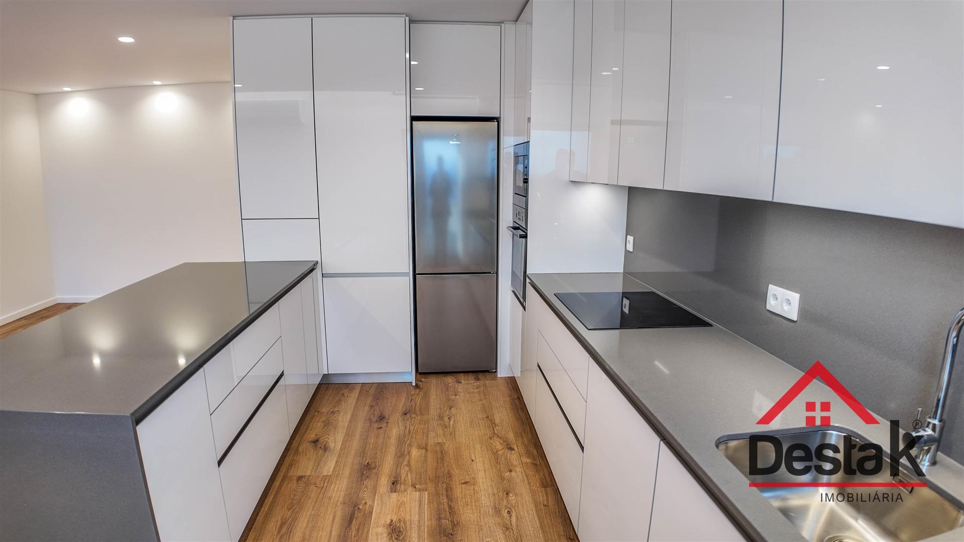 Apartamento T3 junto ao Palácio do Gelo, Viseu