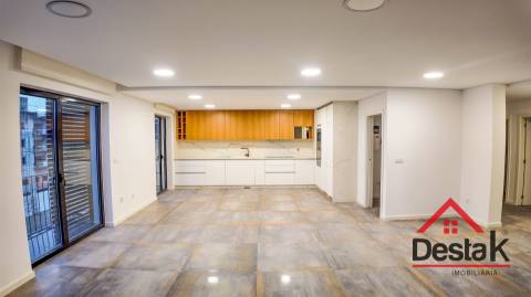 Apartamento T3 Duplex situado na Avenida da Europa em Viseu