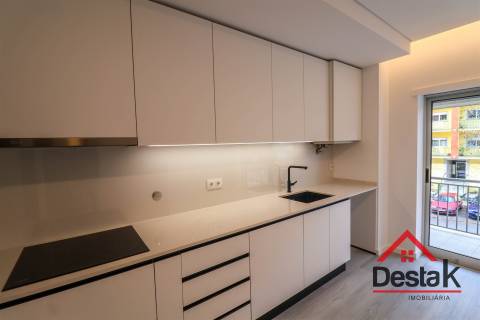 Apartamento T3 Totalmente Remodelado em Marzovelos