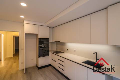 Apartamento T3 Totalmente Remodelado em Marzovelos
