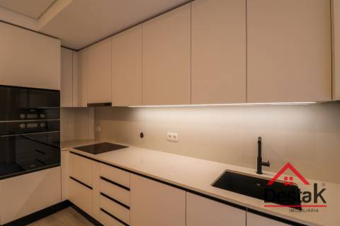 Apartamento T3 Totalmente Remodelado em Marzovelos