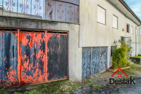 Moradia V3 para Remodelar em São João de Lourosa – Viseu