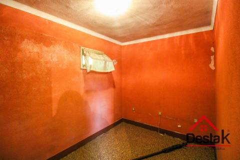 Moradia V3 para Remodelar em São João de Lourosa – Viseu