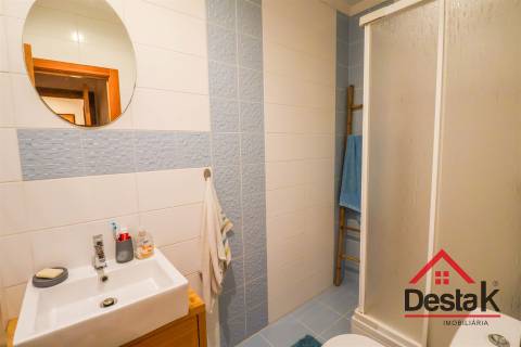 Apartamento T2 para arrendamento junto do Palácio do Gelo