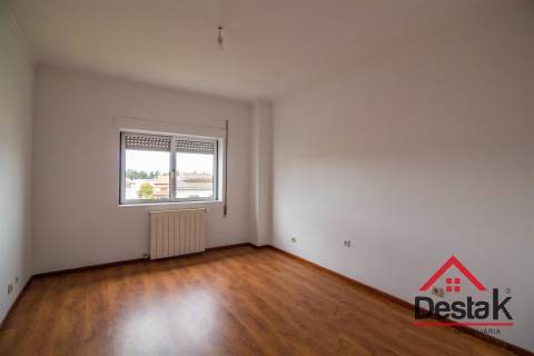 Moradia V4 com Jardim a 7 Minutos do Centro de Viseu.