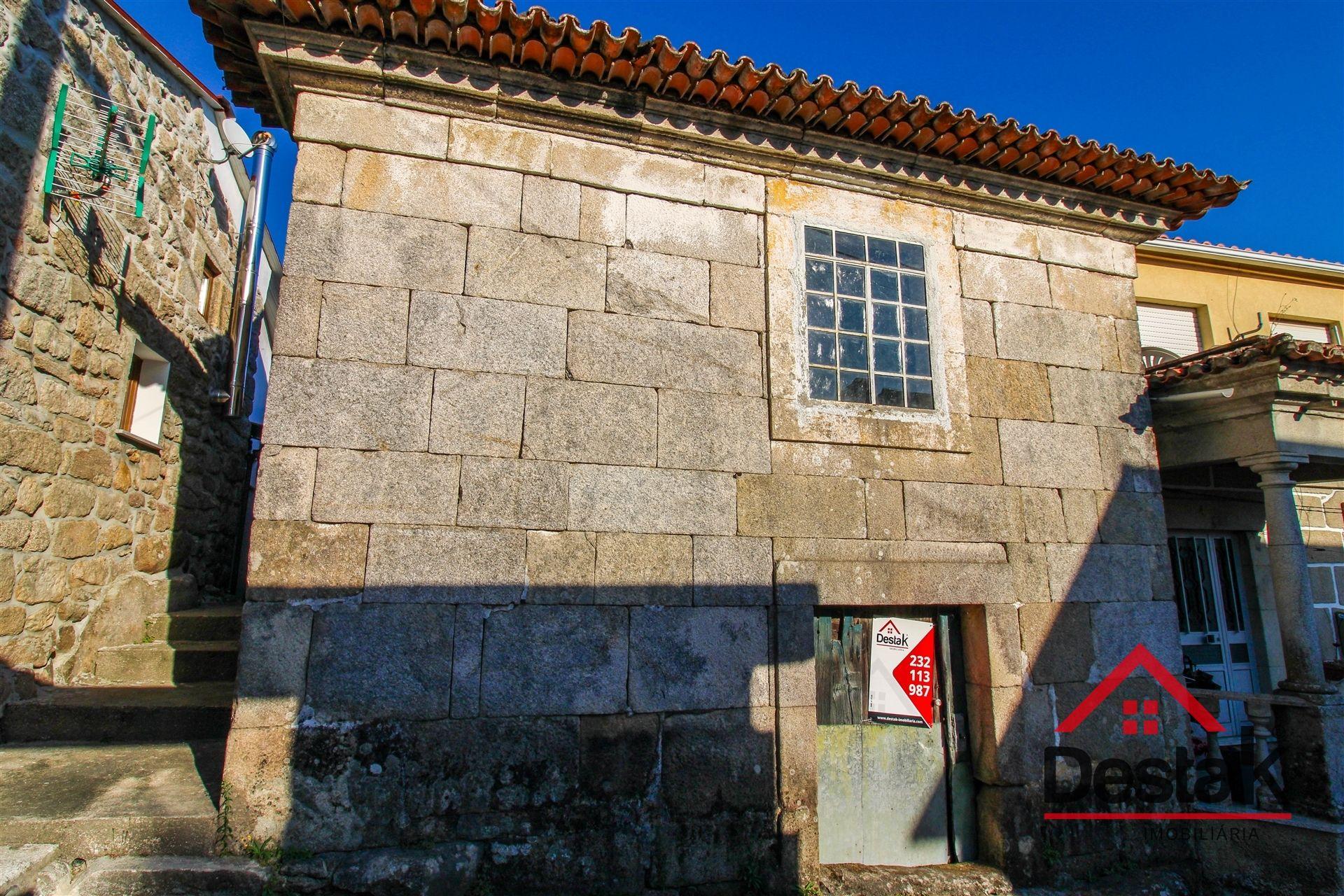 Moradia para restaurar em Viseu