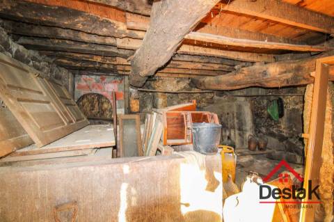 Moradia para restaurar em Viseu