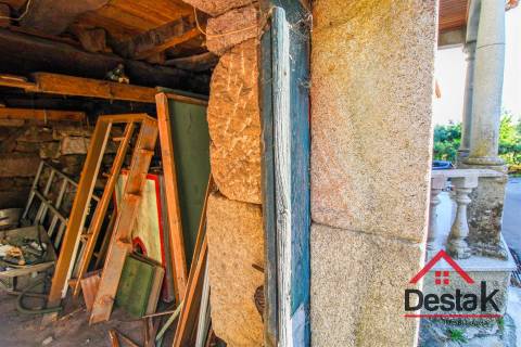 Moradia para restaurar em Viseu