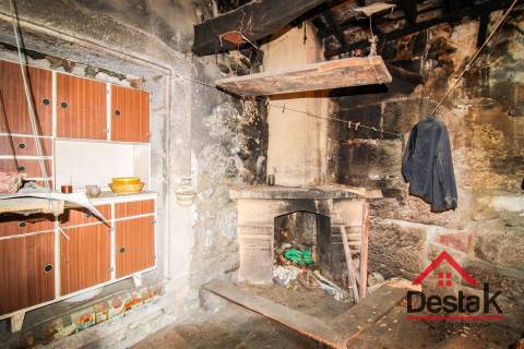 Moradia para restaurar em Viseu