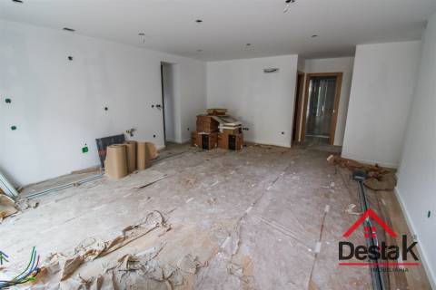 Apartamento T2 remodelado para venda em Viseu