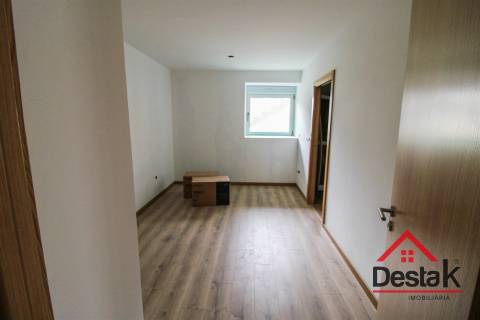 Apartamento T2 remodelado para venda em Viseu