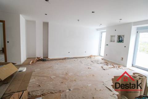 Apartamento T2 remodelado para venda em Viseu