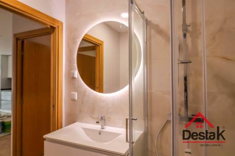 Apartamento T2 remodelado para venda em Viseu