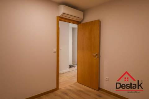 Apartamento T2 remodelado para venda em Viseu