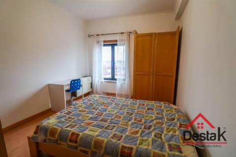 Apartamento T6 mobilado para arrendamento em Viseu