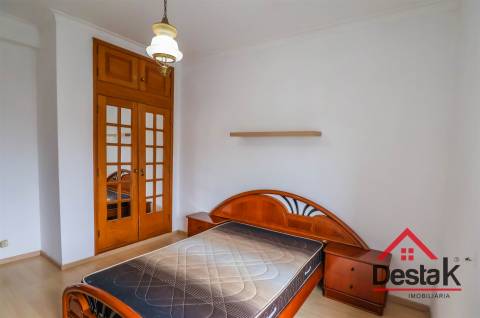 Apartamento T6 mobilado para arrendamento em Viseu