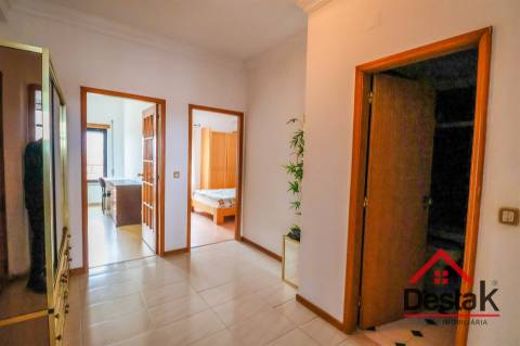 Apartamento T6 mobilado para arrendamento em Viseu