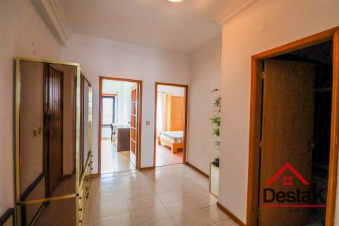 Apartamento T6 mobilado para arrendamento em Viseu