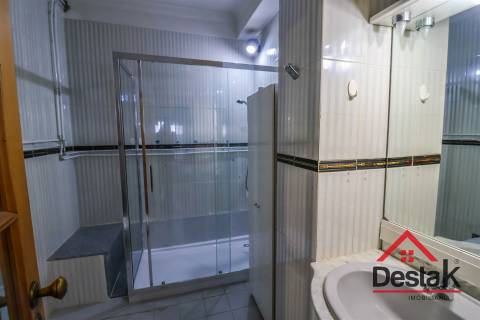 Apartamento T6 mobilado para arrendamento em Viseu