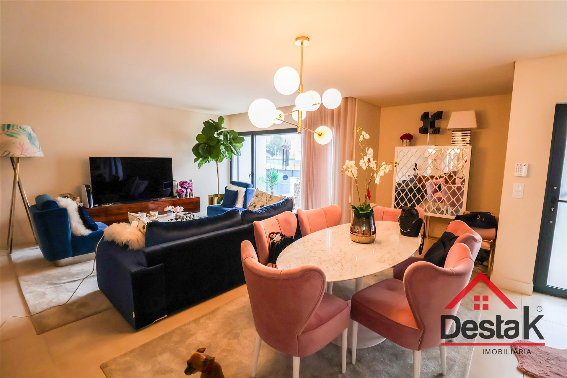 Moradia V4 para arrendamento com piscina em Viseu