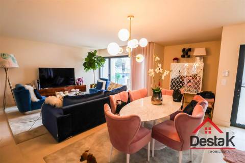 Moradia V4 para arrendamento com piscina em Viseu