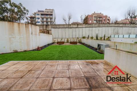 Moradia V4 para arrendamento com piscina em Viseu