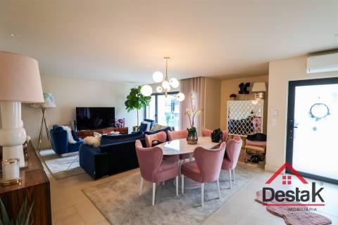 Moradia V4 para arrendamento com piscina em Viseu