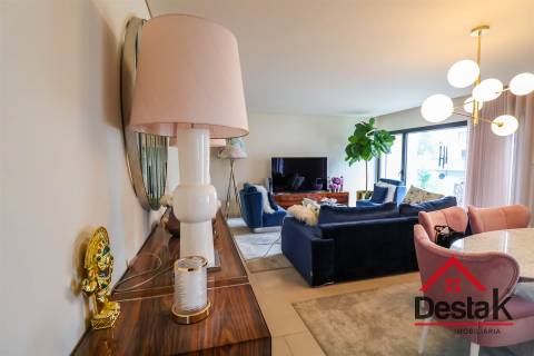 Moradia V4 para arrendamento com piscina em Viseu