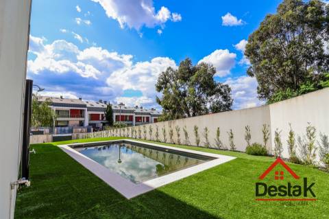Moradia V4 para arrendamento com piscina em Viseu